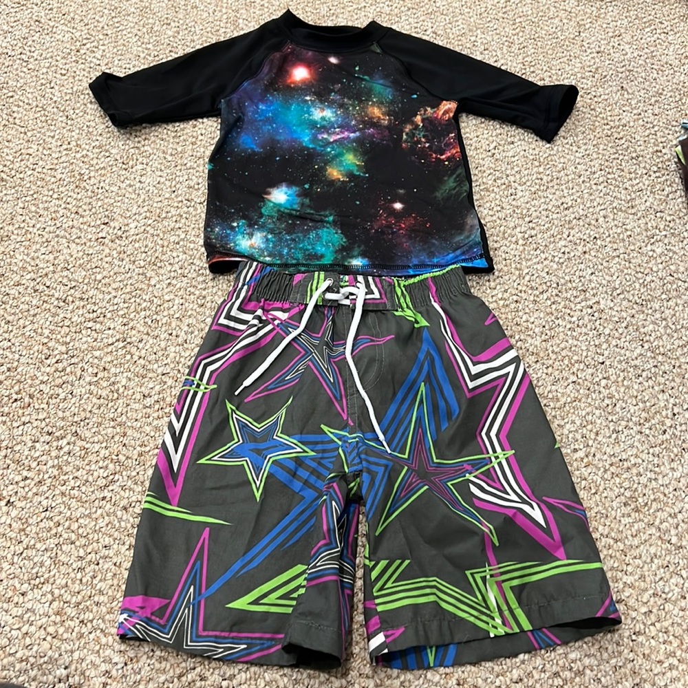 8/$25 😎 Star swim trunks size 5-6T